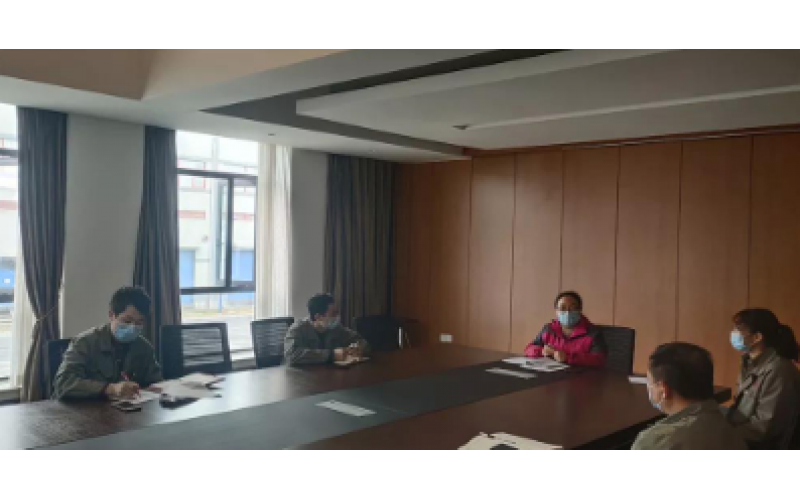 黨旗下，他們用奉獻編織阻擊疫情防護網